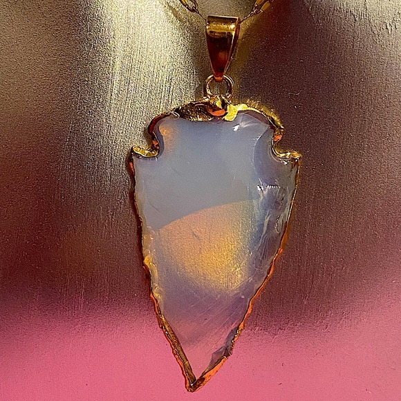 Opal stone arrowhead pendant stainless steel chain - Picture 9 of 10